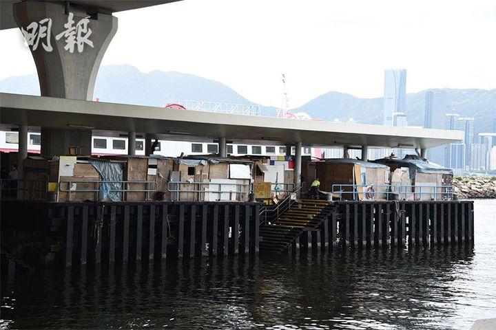 부두변에 들어선 판잣집 (출처=홍콩 『밍파오(明報)』, 2023. 9. 22.)