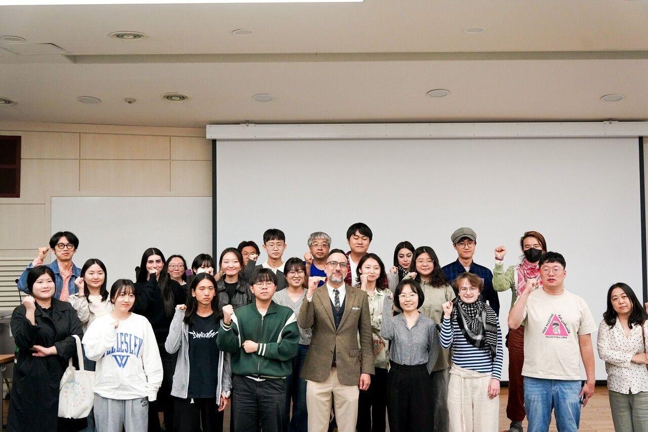 강연에 함께 한 참가자들 (사진 출처: 서울대저널)