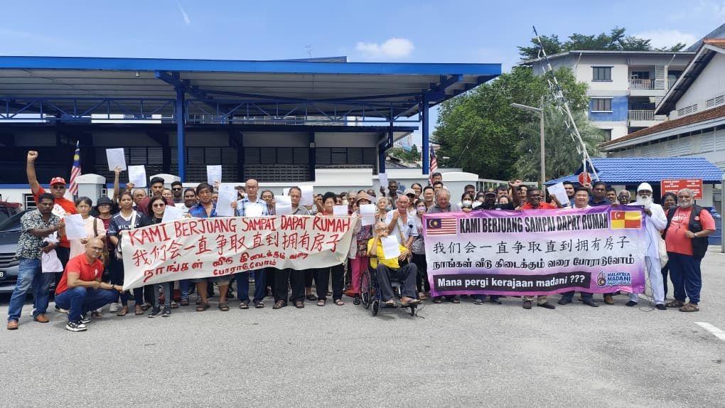 지난 9월 강제퇴거에 맞서 함께 싸우는 판다마란 주민들과 PSM 활동가들