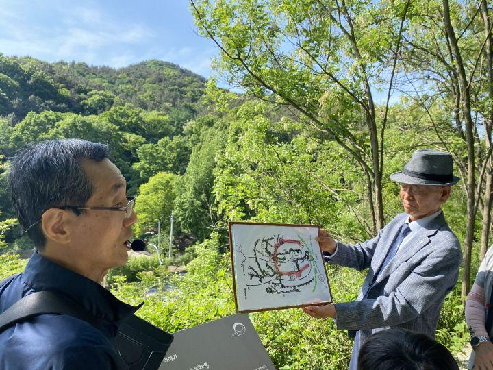 우금티 전투를 설명하는 정선원 선생