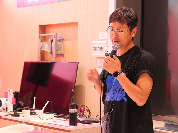 강연 중인 이원호 활동가